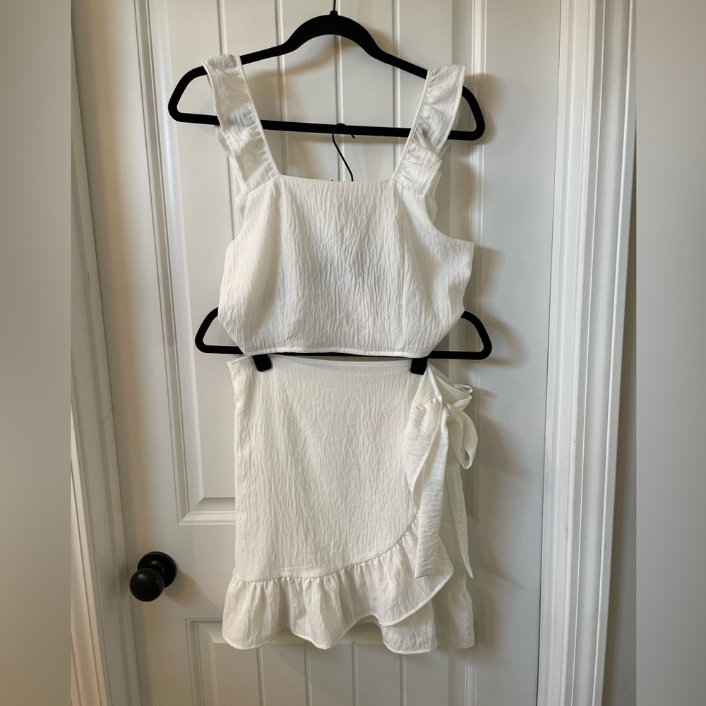 White 2 piece set